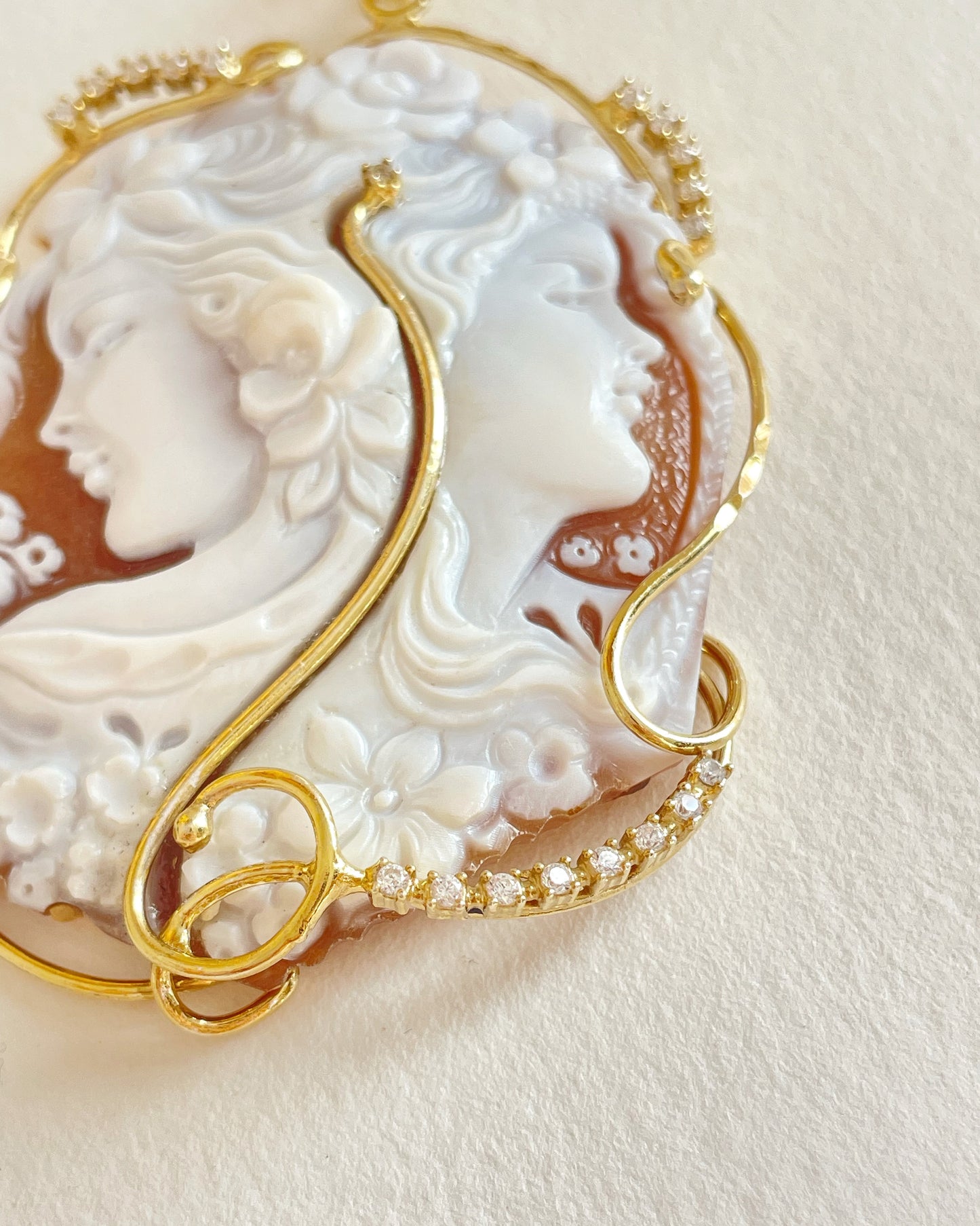 DOUBLE PORTRAIT CAMEO - GOLD