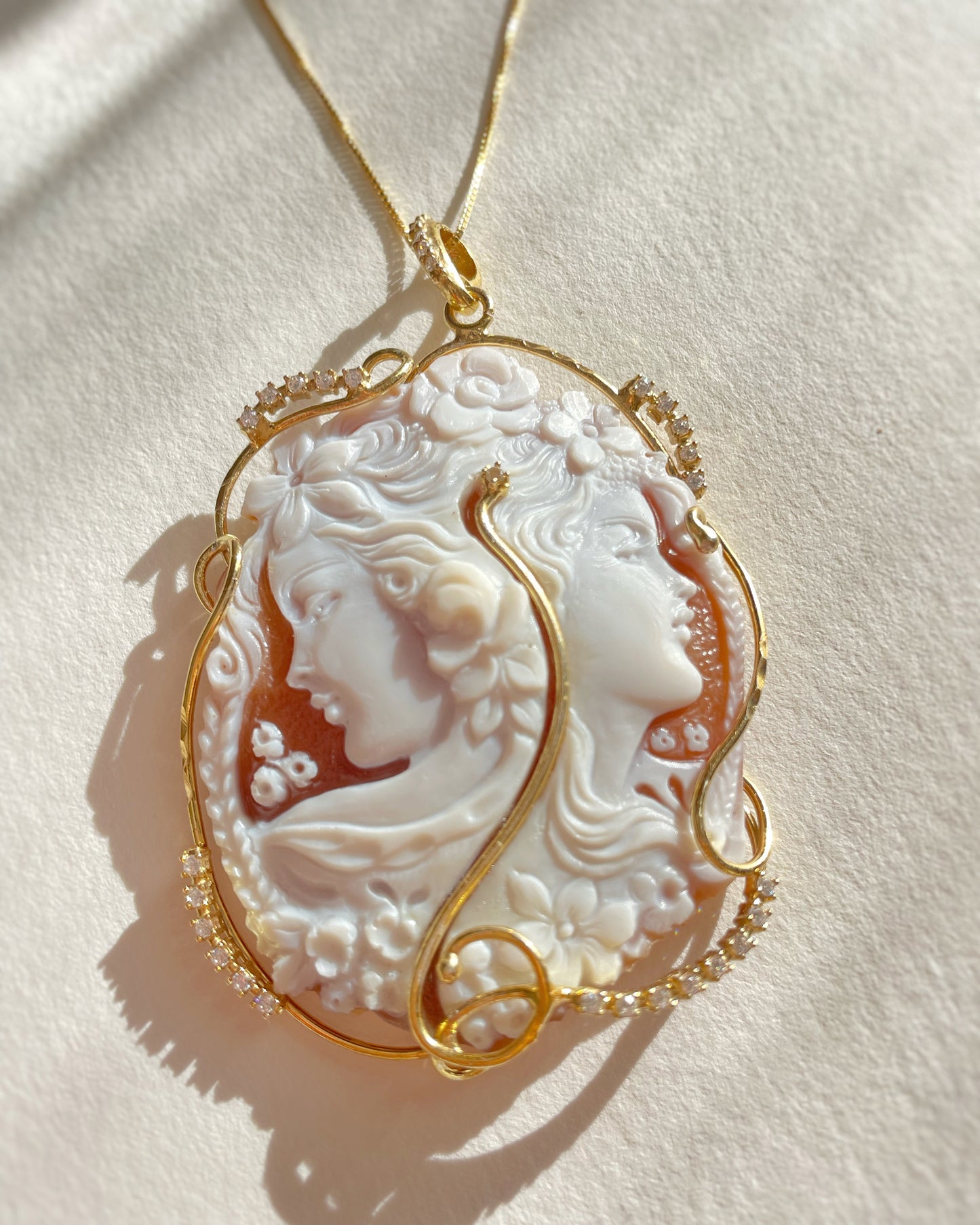 DOUBLE PORTRAIT CAMEO - GOLD