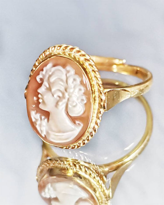 CLASSIC CAMEO RING - GOLD